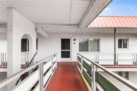 1100 Martinique Dr #207, Winter Haven, FL 33884