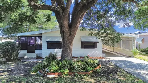 1688 Foxway Dr, Lakeland, FL 33810