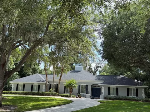 44 Lake Eloise Ct, Winter Haven, FL 33884