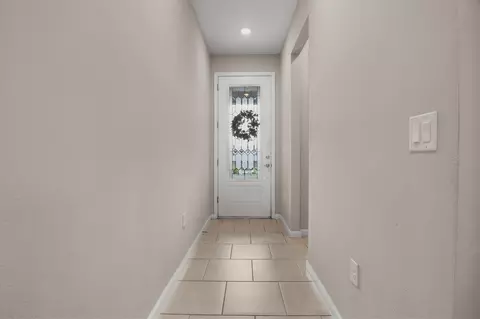 Entry Way - 125 Crestview Ln, Dundee, FL 33838 photo 2 of 2