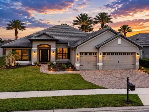 226 Lake Vista Dr, Auburndale, FL 33823