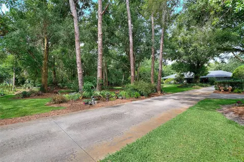 Exterior - 7 Lake Arrowhead Dr, Winter Haven, FL 33880 photo 9 of 34