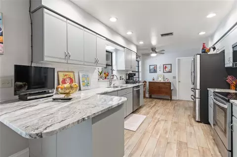 Kitchen - 7 Lake Arrowhead Dr, Winter Haven, FL 33880 photo 1 of 3