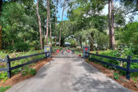 Exterior - 7 Lake Arrowhead Dr, Winter Haven, FL 33880 photo 3 of 34