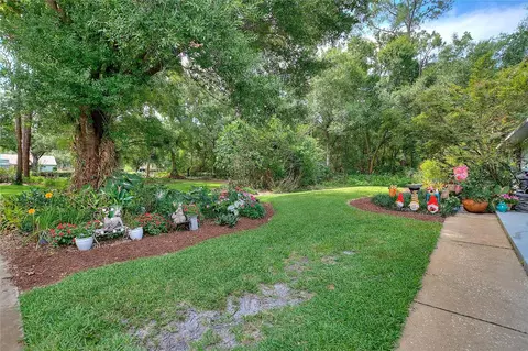 Exterior - 7 Lake Arrowhead Dr, Winter Haven, FL 33880 photo 10 of 34