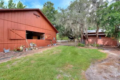 Exterior - 7 Lake Arrowhead Dr, Winter Haven, FL 33880 photo 12 of 34