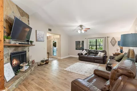 Living - 7 Lake Arrowhead Dr, Winter Haven, FL 33880 photo 2 of 2