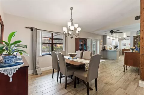 Dining - 7 Lake Arrowhead Dr, Winter Haven, FL 33880 photo 1 of 2