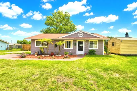 142 Martha Dr, Lake Wales, FL 33898