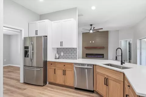 Kitchen - 2341 Ef Griffin Rd, Bartow, FL 33830 photo 2 of 3
