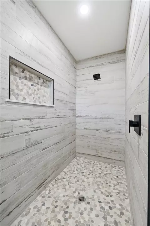 Bath - 2341 Ef Griffin Rd, Bartow, FL 33830 photo 1 of 4