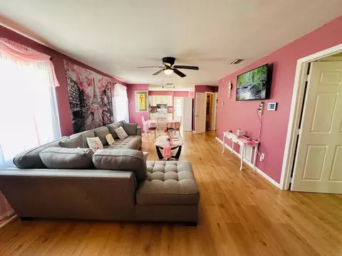 Living - 224 Montego Dr, Sebring, FL 33870 photo 2 of 3