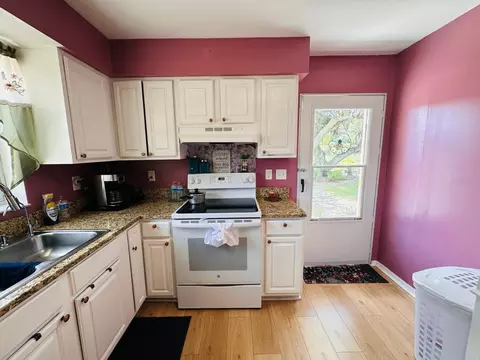 Kitchen - 224 Montego Dr, Sebring, FL 33870 photo 2 of 4