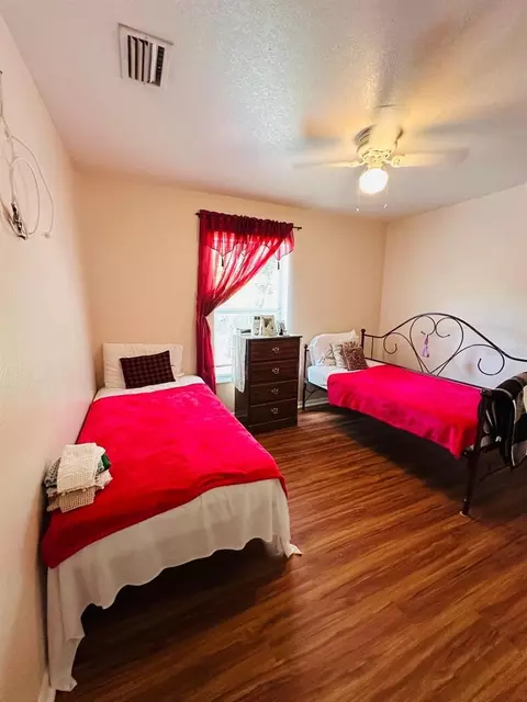 Bedroom - 224 Montego Dr, Sebring, FL 33870 photo 3 of 6