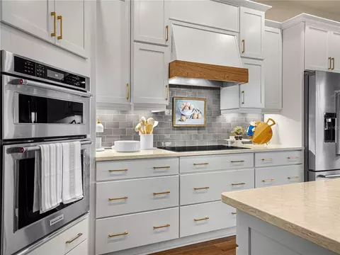 Kitchen - 6209 Pinehurst Loop, Winter Haven, FL 33884 photo 4 of 7