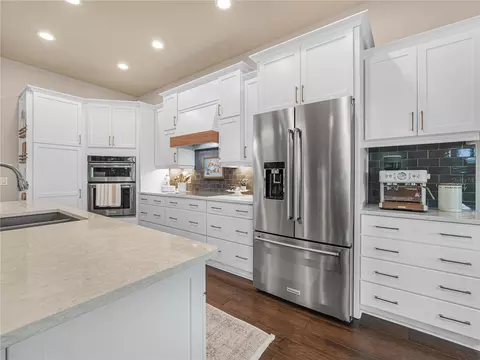 Kitchen - 6209 Pinehurst Loop, Winter Haven, FL 33884 photo 3 of 7