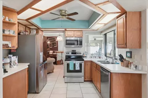 Kitchen - 1700 Varner Ct, Bartow, FL 33830 photo 2 of 6
