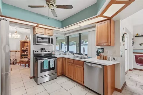 Kitchen - 1700 Varner Ct, Bartow, FL 33830 photo 4 of 6