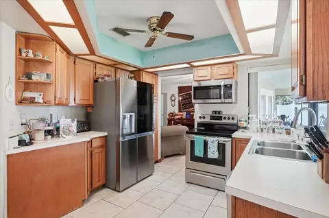 Kitchen - 1700 Varner Ct, Bartow, FL 33830 photo 6 of 6