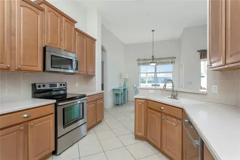 Kitchen - 4105 30th Ln E, Bradenton, FL 34208 photo 3 of 4