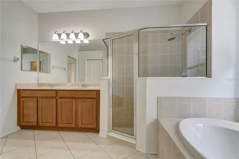 Bath - 4105 30th Ln E, Bradenton, FL 34208 photo 4 of 4