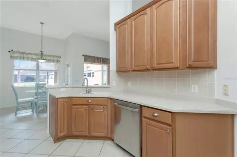 Kitchen - 4105 30th Ln E, Bradenton, FL 34208 photo 4 of 4