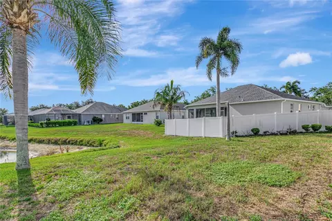 Exterior - 4105 30th Ln E, Bradenton, FL 34208 photo 7 of 11