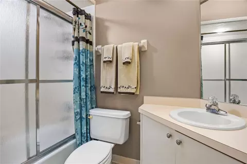 Bath - 4 Enclave Dr, Winter Haven, FL 33884 photo 4 of 4