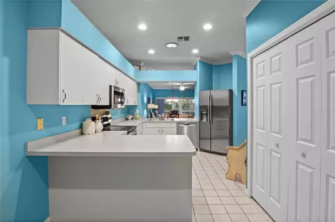 Kitchen - 4 Enclave Dr, Winter Haven, FL 33884 photo 3 of 5