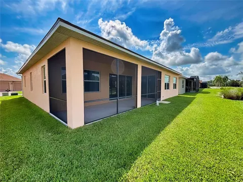 Exterior - 1124 Sawgrass Dr, Winter Haven, FL 33884 photo 3 of 8