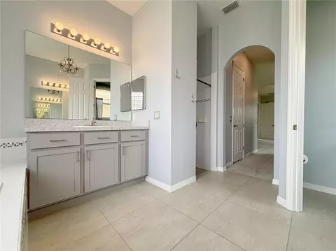 Bath - 1124 Sawgrass Dr, Winter Haven, FL 33884 photo 3 of 5