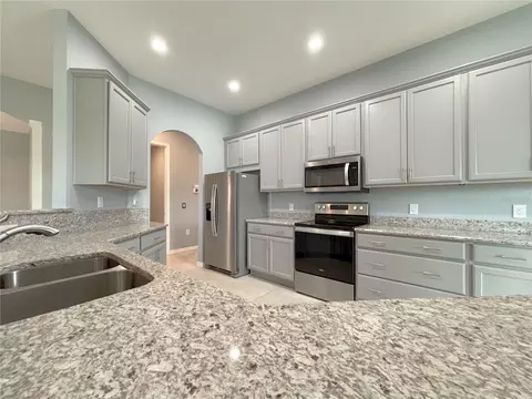 Kitchen - 1124 Sawgrass Dr, Winter Haven, FL 33884 photo 5 of 5