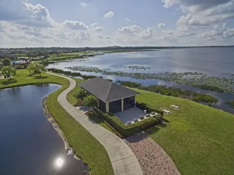 View/Area - 1124 Sawgrass Dr, Winter Haven, FL 33884 photo 5 of 10