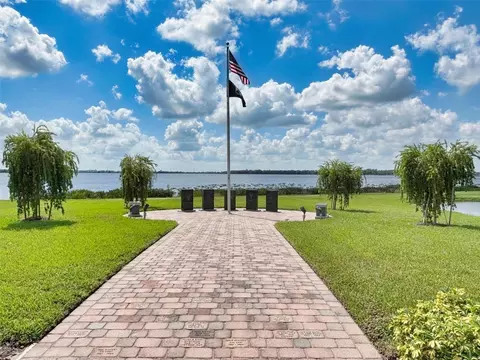 View/Area - 1124 Sawgrass Dr, Winter Haven, FL 33884 photo 6 of 10