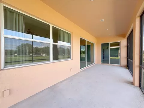 Exterior - 1124 Sawgrass Dr, Winter Haven, FL 33884 photo 2 of 8