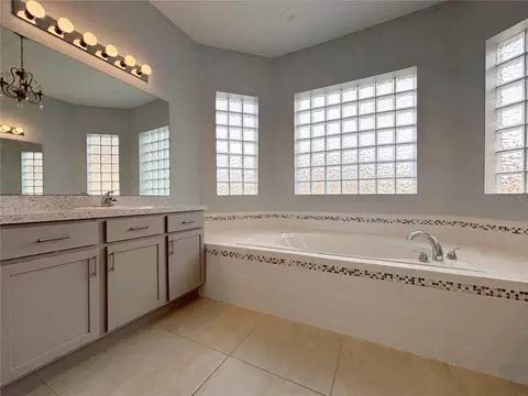 Bath - 1124 Sawgrass Dr, Winter Haven, FL 33884 photo 4 of 5