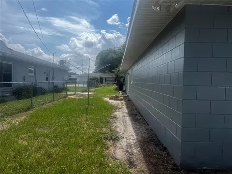 Exterior - 108 Lagoon Rd, Winter Haven, FL 33884 photo 4 of 4