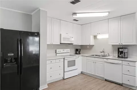 Kitchen - 730 Westover Pkwy, Bartow, FL 33830 photo 1 of 3