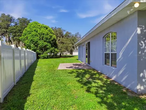 Exterior - 1505 Lake Thomas Loop, Winter Haven, FL 33880 photo 5 of 6