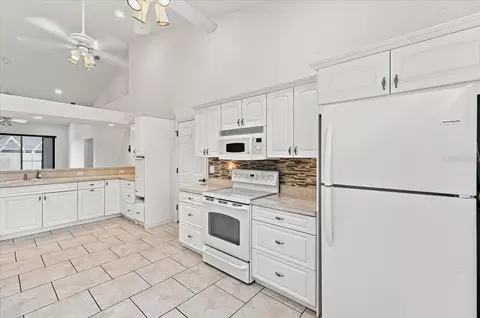 Kitchen - 1505 Lake Thomas Loop, Winter Haven, FL 33880 photo 6 of 6