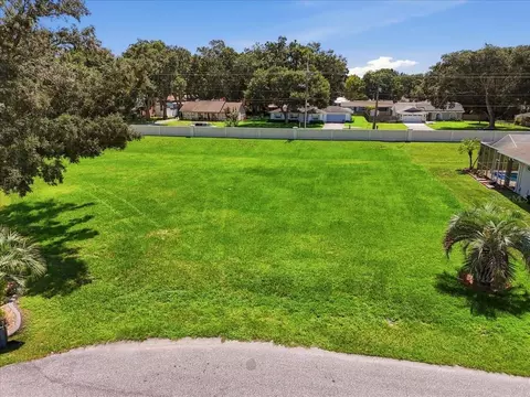 235 Sparkling Ct, Auburndale, FL 33823