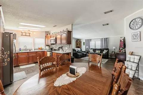 Dining - 3130 Gate Rd, Bartow, FL 33830 photo 2 of 3