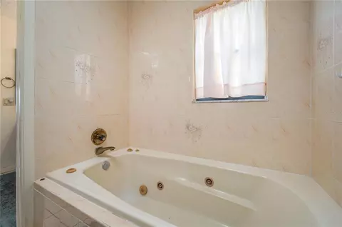 Bath - Undisclosed, Sebring, FL 33876 photo 3 of 7