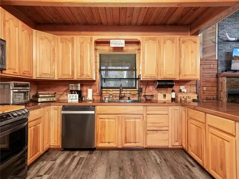 Kitchen - 1894 R E Byrd Rd, Frostproof, FL 33843 photo 3 of 3
