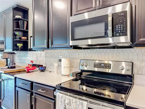Kitchen - 359 Macarthur St, Bartow, FL 33830 photo 9 of 10