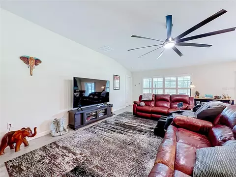 Living - 359 Macarthur St, Bartow, FL 33830 photo 2 of 4