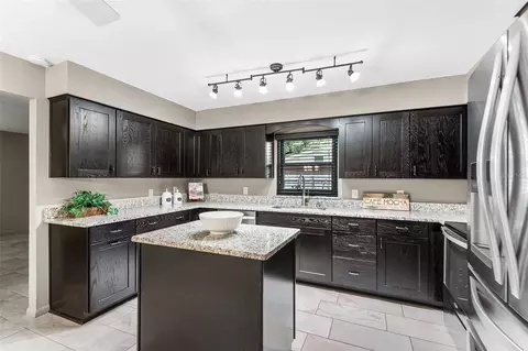 Kitchen - 216 Shore Loop, Winter Haven, FL 33884 photo 5 of 5