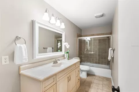 Bath - 216 Shore Loop, Winter Haven, FL 33884 photo 3 of 3