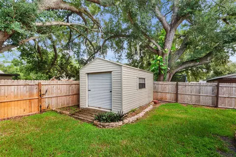 Exterior - 216 Shore Loop, Winter Haven, FL 33884 photo 9 of 10