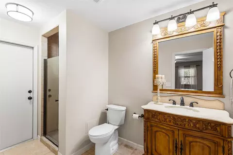 Bath - 216 Shore Loop, Winter Haven, FL 33884 photo 1 of 3